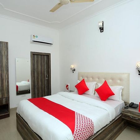 Oyo 16544 Bella Vista By Jordan Hotel Agra  Kültér fotó