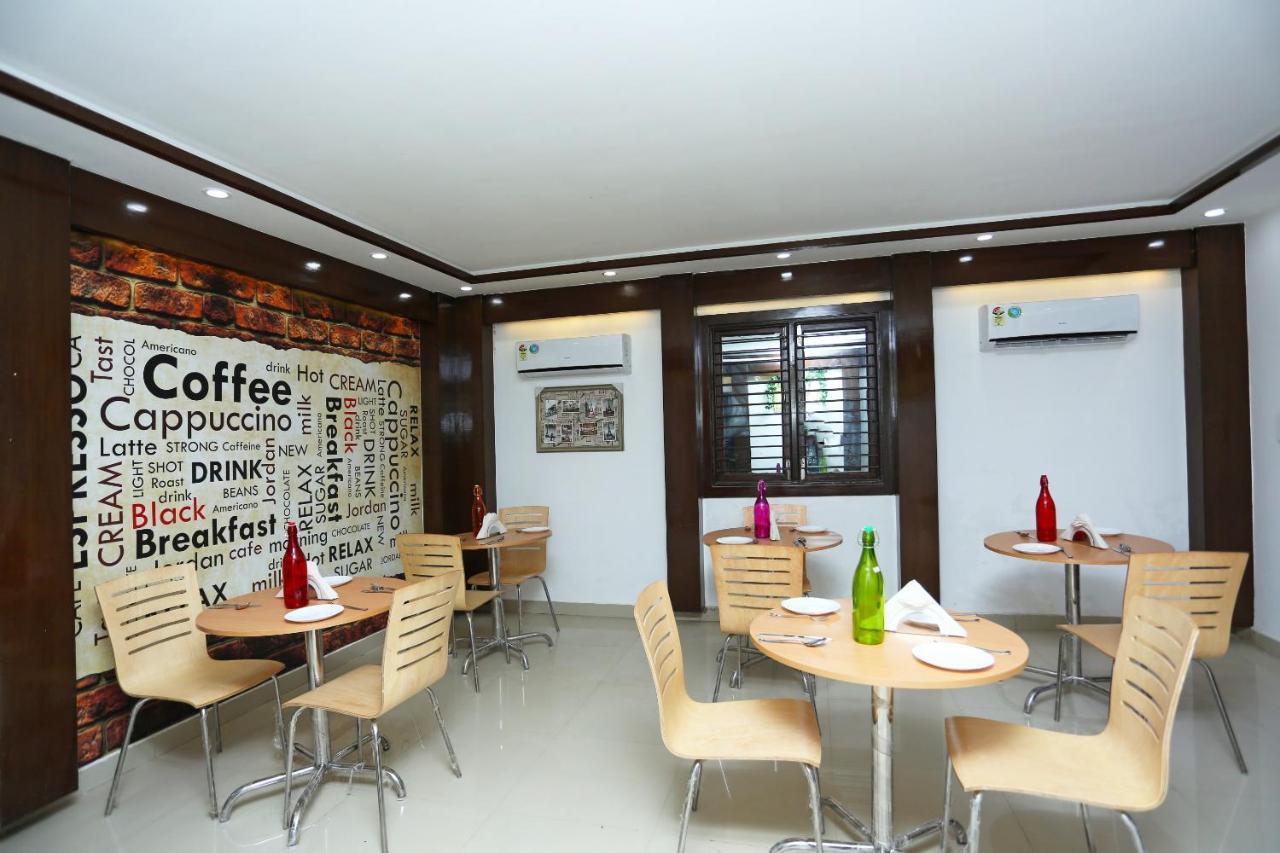 Oyo 16544 Bella Vista By Jordan Hotel Agra  Kültér fotó